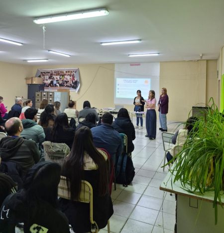 “Escuelas que acompañan en comunidad”: Desarrollaron intensa jornada de capacitación en Río Gallegos