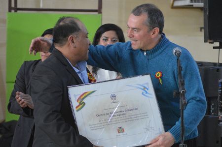 Autoridades Provinciales participaron del acto por el Aniversario de la Independencia de Bolivia