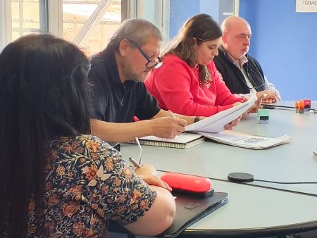 Apertura de sobres correspondiente a la licitación pública para la adquisición de conductores preensamblados.