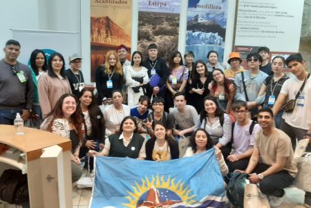 Estudiantes santacruceños presentes en la nacional del Parlamento Juvenil del Mercosur visitaron la Casa