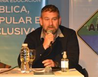 Kelman: “Pedimos que los docentes se pongan la camiseta de la seguridad vial”