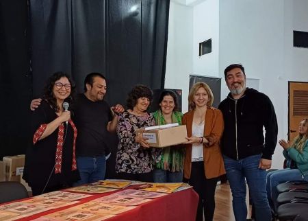 Entregaron kits de materiales para las instituciones educativas y presentaron un Cancionero Intercultural