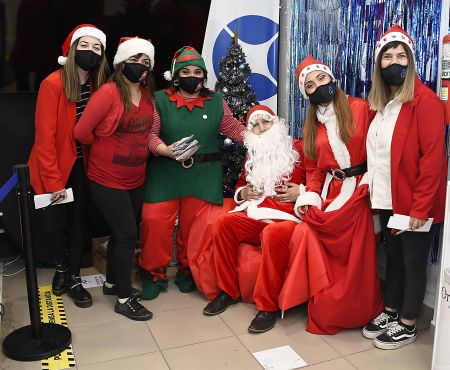 Papá Noel hizo vibrar de felicidad a 100 familias en Lotería de Santa Cruz