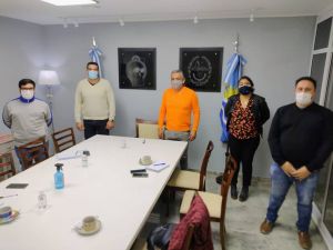 Articulan acciones para profundizar programas y líneas del Estado Santacruceño en Cañadón Seco