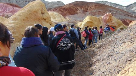 Jubilados y jubiladas de Perito Moreno disfrutaron de excursión organizada por la Caja de Previsión Social