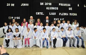 Alicia encabezó el acto de promesa de lealtad a la bandera