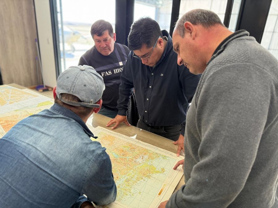 Bujer junto al gobernador Vidal en Perito Moreno anunci&oacute; trabajos sobre el r&iacute;o F&eacute;nix y rutas provinciales