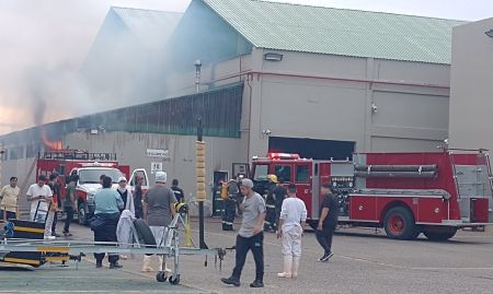 noticiaspuertosantacruz.com.ar - Imagen extraida de: https://noticias.santacruz.gob.ar/gestion/ministerio-de-seguridad/item/32562-puerto-deseado-las-pericias-determinaron-que-el-incendio-en-la-empresa-vepez-s-a-fue-intencional