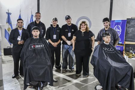La barbería abrió una puerta al mundo laboral para las juventudes santacruceñas