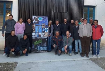 Se concretó la entrega de certificaciones en el CEFyAP N°6 de Puerto Santa Cruz