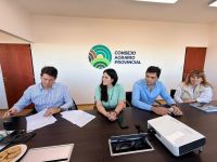 La Provincia renovó el convenio con YCRT para garantizar carbón a precio promocional para productores