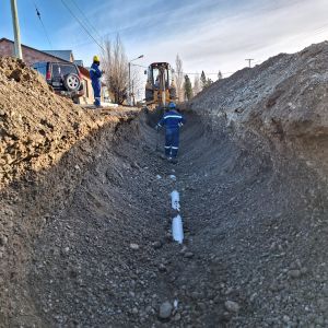 Servicios Públicos avanza con la ampliación de redes de cloaca en Piedra Buena