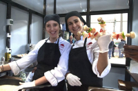 Alumnos del Centro Agostini cocinaron en la Feria Sabores Santacruceños