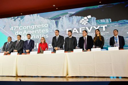 Alicia inauguró el 47º Congreso de Agentes de Viajes en El Calafate