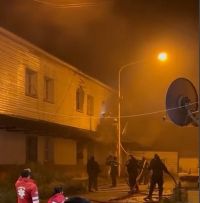 Río Turbio: el Gobierno Provincial asistió a las familias afectadas por el incendio en la zona de pabellones