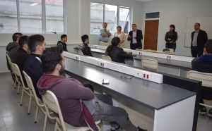 Abren Centro FinesTEC para culminar estudios secundarios de Educación Técnica