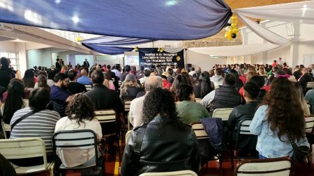 Más de 250 estudiantes participaron del acto de colación en el IPES de Río Gallegos