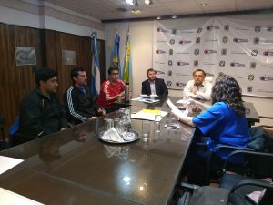 Educación firmó convenio con el Municipio de Los Antiguos y presentó la Beca 60 Años