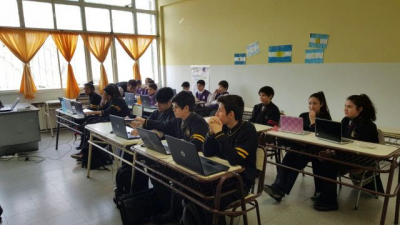Alumnos rindieron examen de las Olimpiadas de Informática Argentina