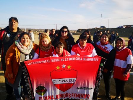 El Gobierno de Santa Cruz acompañó la inauguración de la cancha del Club Olimpia Jrs.