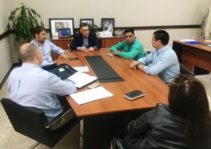 El intendente de 28 de noviembre se reunió con autoridades provinciales