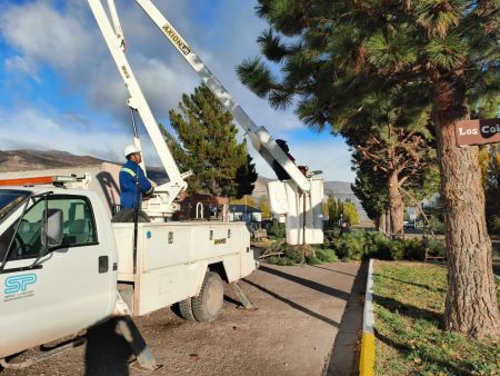 Servicios Públicos fortalece la infraestructura energética y sanitaria en Lago Posadas y Bajo Caracoles