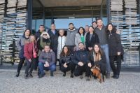 Alicia Kirchner junto a integrantes de su gabinete, autoridades de Nación y  y la Fundación Rewilding Argentina. 