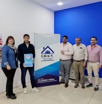 Se firmó un convenio con la Municipalidad de Puerto Deseado para la construcción de un complejo deportivo.