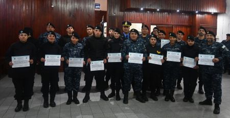 Personal del Comando Radioeléctrico y Armada Argentina culminaron curso de Métodos de Acciones de Seguridad Urbana