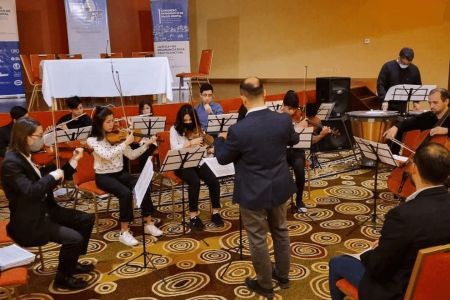 Las Orquestas de la Escuela de Música Re Si en el Congreso de Salud Mental en El Calafate