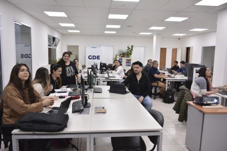 Se llevó adelante una instancia de formación en Gestión Documental Electrónica (GDE) orientada a Conflictos Pluri individuales. 