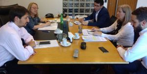 Alicia y su equipo económico analizan los efectos que generaría sellar el acuerdo con el Gobierno Nacional