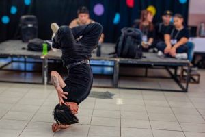 &quot;Bboy Rain&quot; brilló con su talento en el Breaking del Urban Free Vol. 1