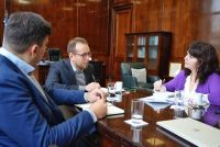 El Gobierno avanza en gestiones para potenciar el desarrollo productivo y comercial de Santa Cruz