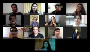 Estudiantes secundarios participan de reuniones virtuales junto a áreas de Educación