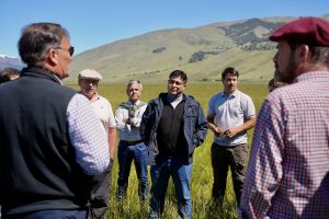 Claudio Vidal en la estancia Alice de El Calafate con el proyecto agroproductivo.