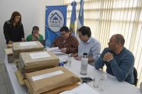 Abrieron sobres de las licitaciones para las 56 Viviendas en Río Gallegos y el gimnasio deportivo para Los Antiguos