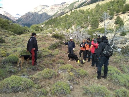 Ejercicio de búsqueda y rescate de personas en espacios agrestes