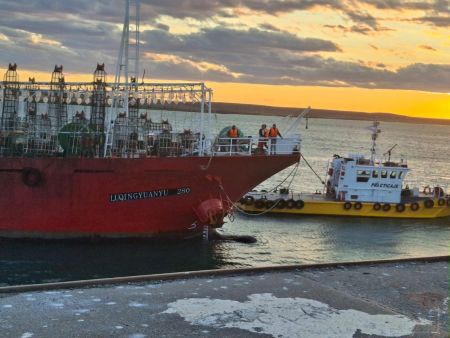 Inició la temporada de calamar en Puerto Deseado