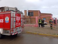 Decenas de intervenciones de bomberos por el fuerte temporal de viento en Santa Cruz