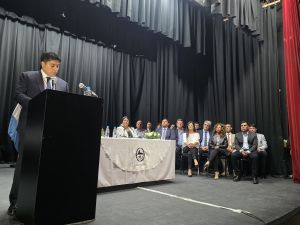 En Educación, Claudio Vidal detalló las inversiones realizadas y anunció obras en Santa Cruz