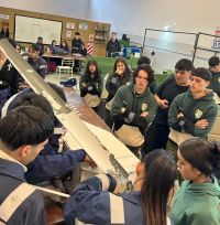 Estudiantes en los talleres de maquinaria