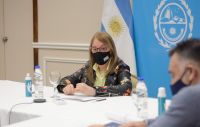 Alicia firmó la escritura de las tierras del Parque Provincial Cuevas de las Manos