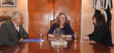 Alicia Kirchner recibió a la Maestra Destacada de Santa Cruz 2016