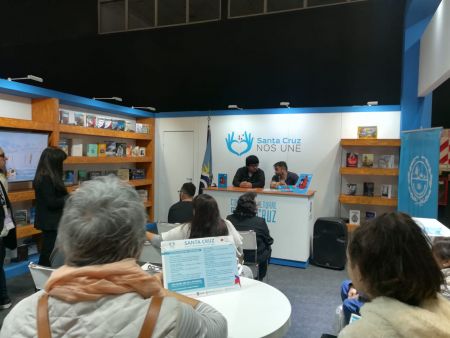 Se presentó el libro del riogalleguense Mariano Murashima