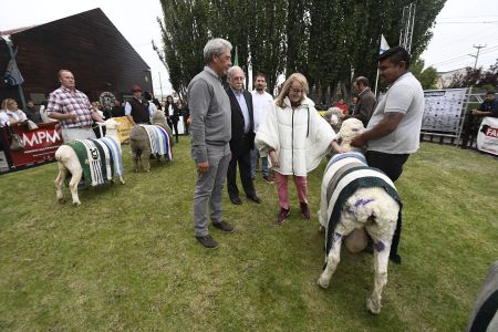 La Gobernadora recorrió el predio y participó de la inauguración.