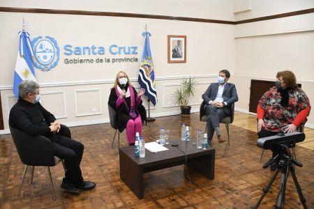 La Gobernadora encabezó la presentación del Fondo Editorial Santacruceño