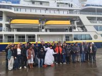 Representantes del Gobierno de Santa Cruz recibieron a la delegación del buque National Geographic Endurance.