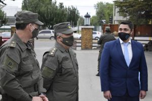 De La Torre: “El compromiso que asumieron las fuerzas de seguridad ante el COVID-19 es un orgullo para todos”