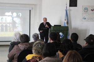Brindaron charla sobre enfermedades producidas por alimentos